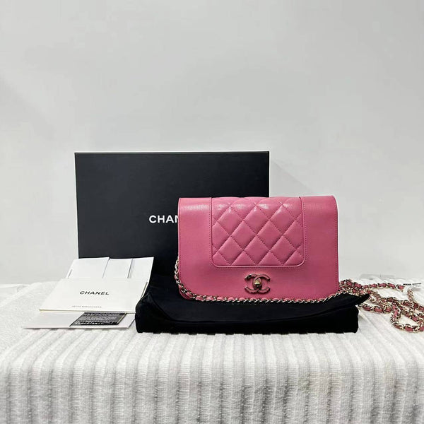 Chanel/CC Mademoiselle Pink Vintage WOC