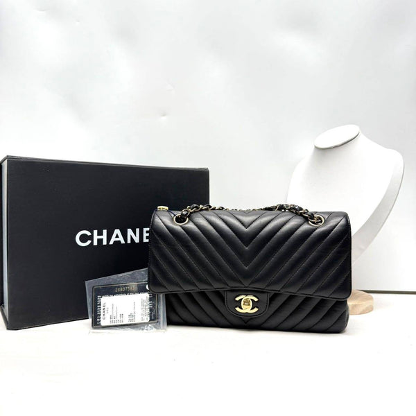 Chanel/CC Classic Double Flap Medium Chevron Black CPU0212