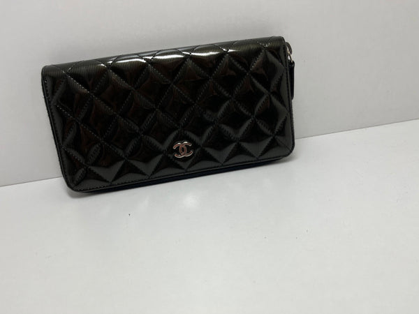 Chanel/CC Zip Around Quilted Metallic Brown