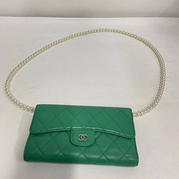 Chanel/CC Diamond Flap With Pearly Chain Green Wallet