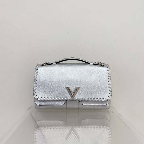 【TikTok Livestream】Louis Vuitton/LV Very Chain Bag Sliver Crossbody