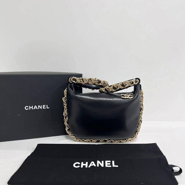 Chanel/CC Twisted Chain Hobo Handbag