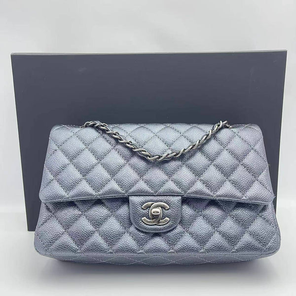 Chanel/CC Classic Double Flap Bag Medium Caviar Iridescent Navy Blue Crossbody