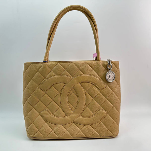 Chanel/CC Medallion Small Caviar Beige Diamond Quilted Tote Bag