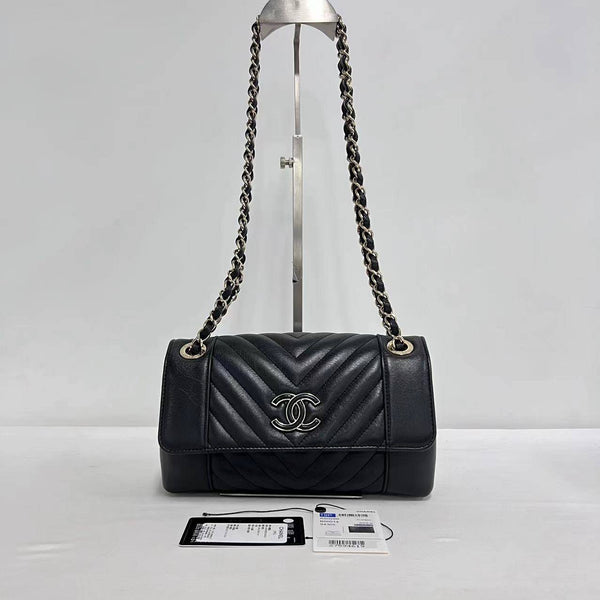 Chanel/CC Daily Small Chevron Flap Black Crossbody