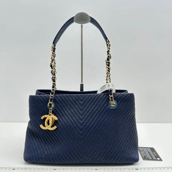 Chanel/CC Classic Shopping Chevron Quilted Navy