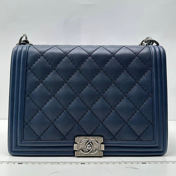 Chanel/CC Le Boy Large Flap Navy Shoulder Bag