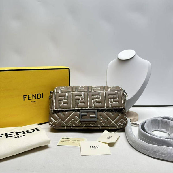 【TikTok Livestream】Fendi Baguette Medium Tortora C1210