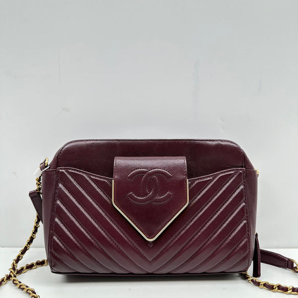 Chanel/CC Collar and Tie Burgundy Camera Bag