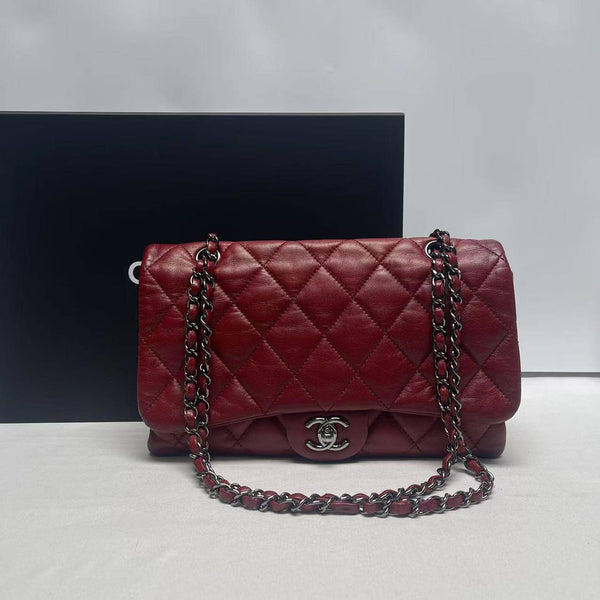 Chanel/CC Classic Flap Medium Quilted Chain Red