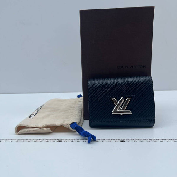 【TikTok Livestream】Louis Vitton/LV Twist Compact Trifold Black