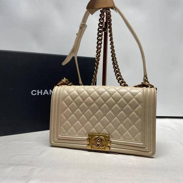 Chanel/CC Le Boy Medium Flap Quilted Beige