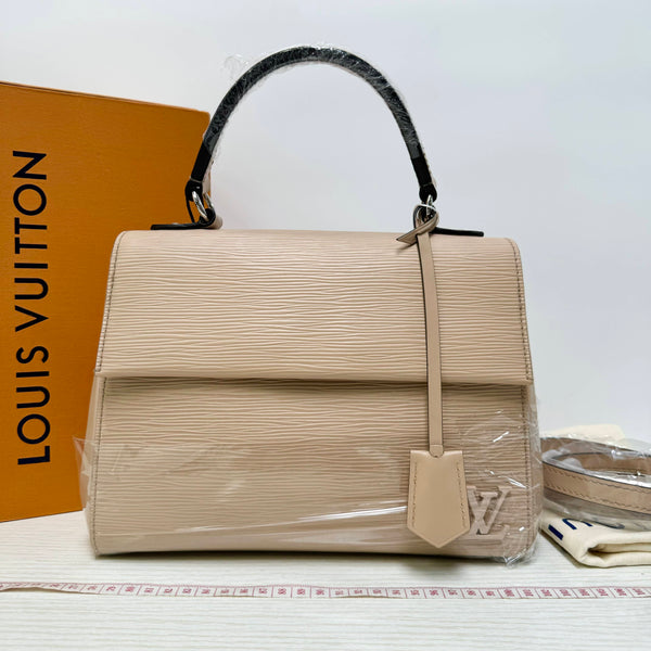 【TikTok Livestream】Louis Vitton/LV  Cluny Top Handle Beige