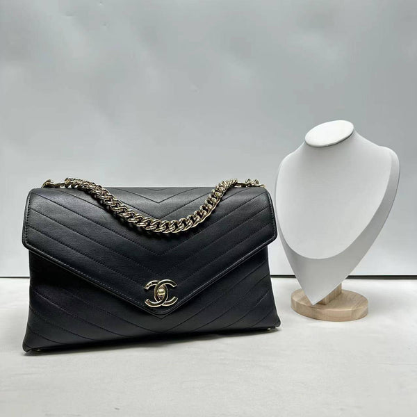 Chanel/CC Chevron Stitched Envelope Flap Black